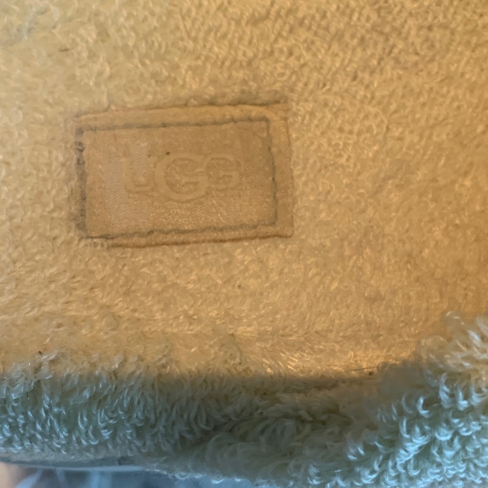 UGG yellow Plush Slippers - Picture 2 of 11